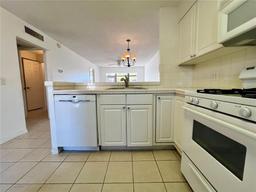 Picture of 2991 Flint Drive S Unit 77-D, Clearwater, FL 33759