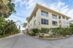 Picture of 3806 Gulf Of Mexico Drive Unit C211, Longboat Key, FL 34228