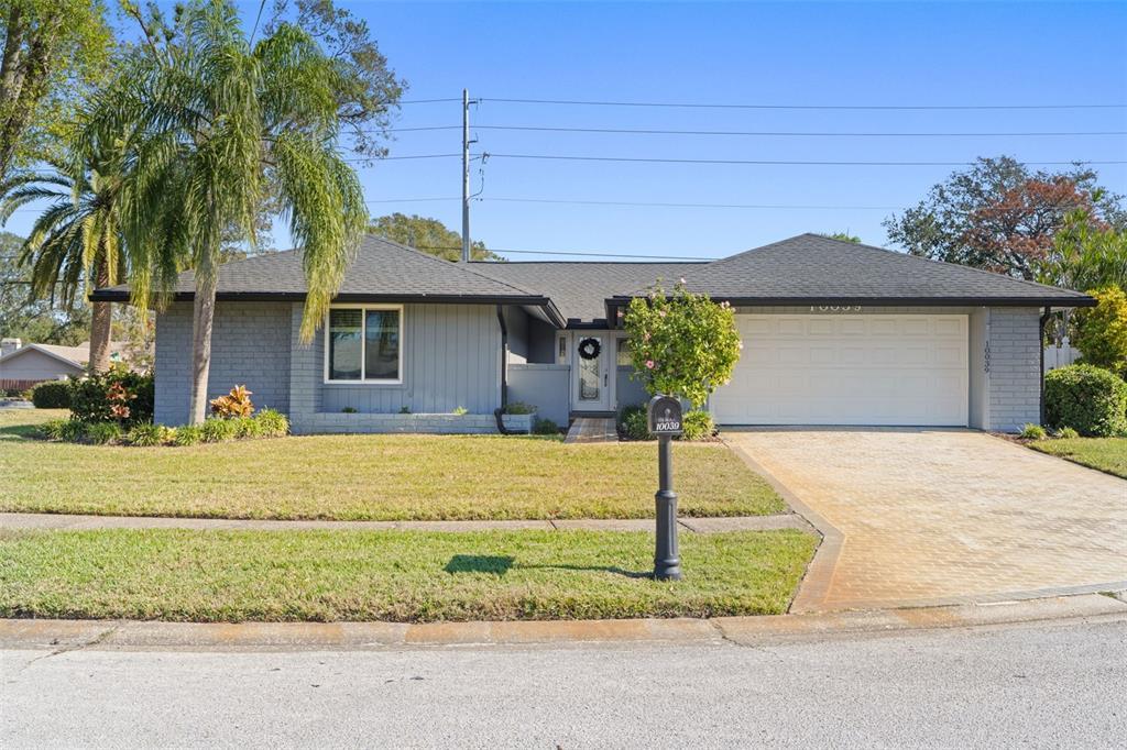 Picture of 10039 Linden Place Drive, Seminole, FL 33776