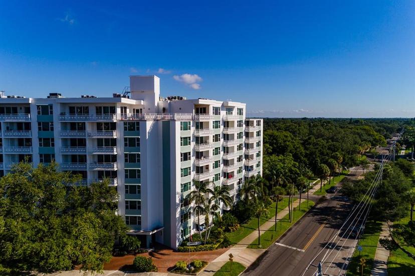 Picture of 700 Beach Drive E Unit PH 2, St Petersburg FL 33701