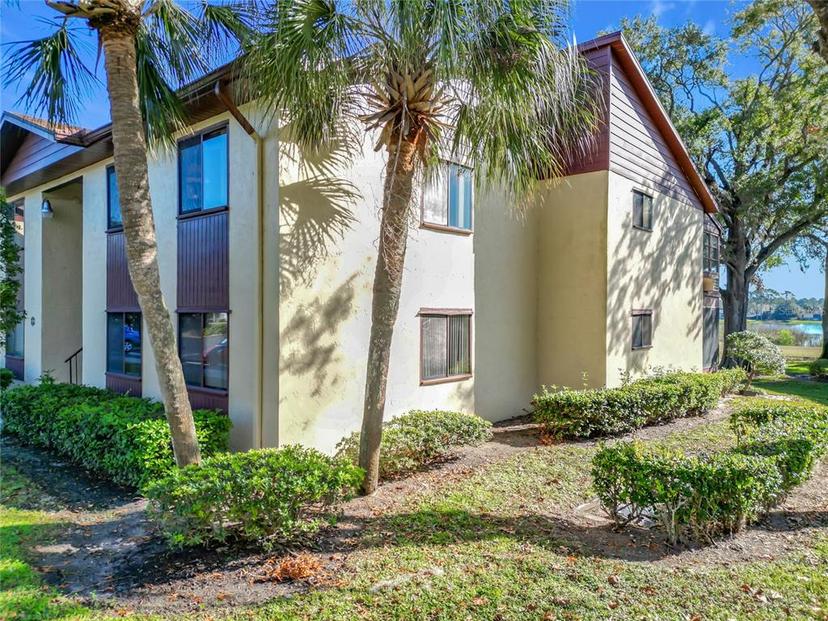 Picture of 506 Fairways Circle Unit B, Ocala FL 34472