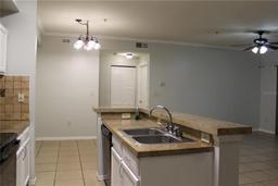 Picture of 5606 Pinnacle Heights Circle Unit 304, Tampa, FL 33624