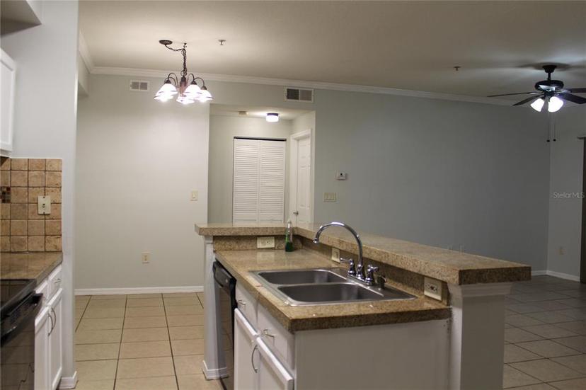 Picture of 5606 Pinnacle Heights Circle Unit 304, Tampa FL 33624