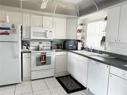 Picture of 4525 Cove Circle Unit 1002, St Petersburg, FL 33708