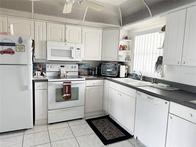 Picture of 4525 Cove Circle Unit 1002, St Petersburg FL 33708