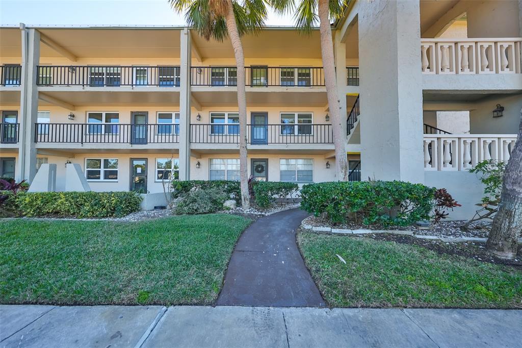 Picture of 11700 Park Boulevard Unit 209, Seminole, FL 33772