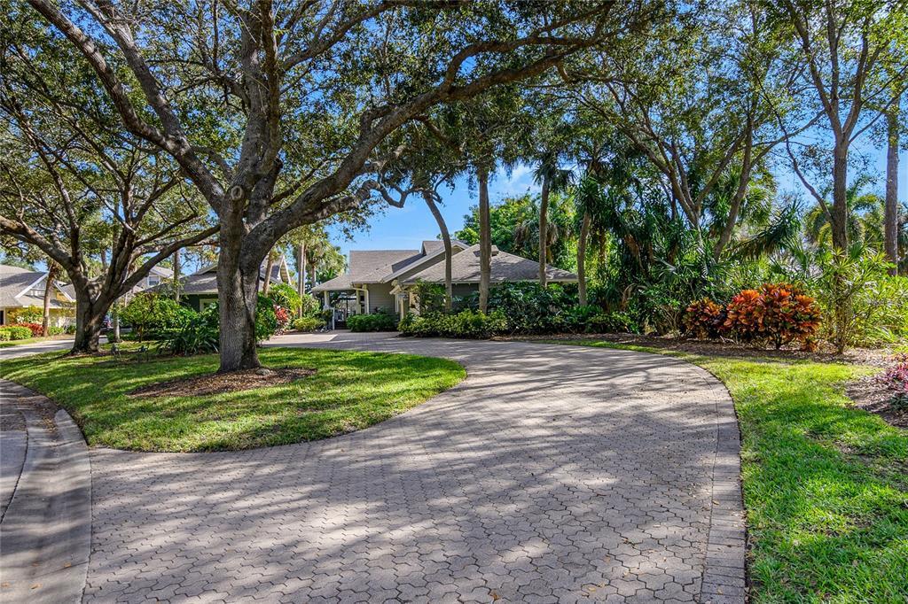 Picture of 52 Golf Cottage Drive, Naples, FL 34105