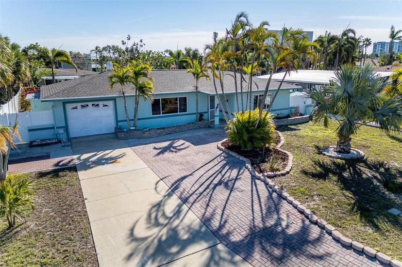 Picture of 10215 3Rd Street E, Treasure Island FL 33706