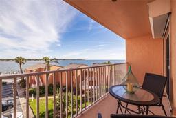 Picture of 7432 Sunshine Skyway Lane S Unit 402, St Petersburg, FL 33711