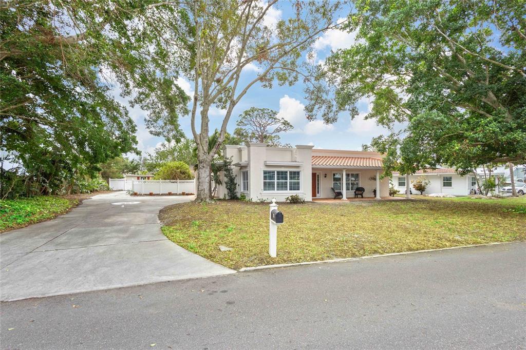 Picture of 7705 Alhambra Drive, Bradenton, FL 34209