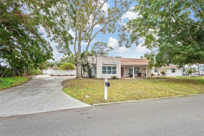 Picture of 7705 Alhambra Drive, Bradenton FL 34209