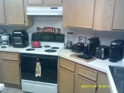 Picture of 4036 Angel Oak Court Unit 101, Tampa, FL 33613