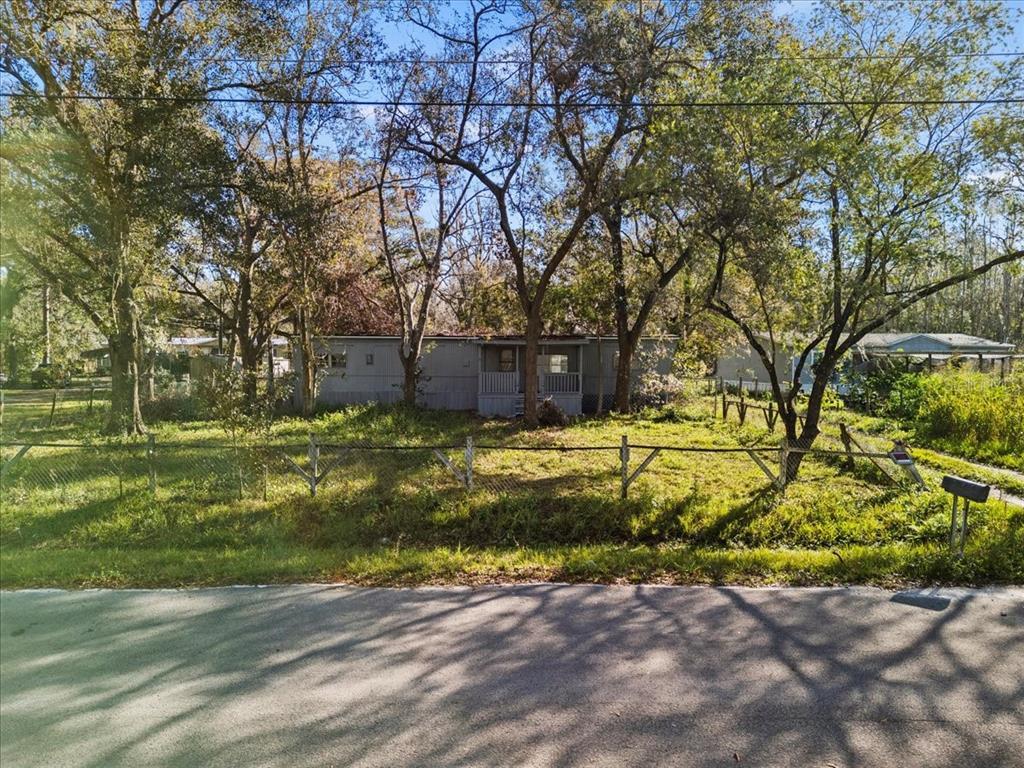 Picture of 1636 Country Woods Drive, Lakeland, FL 33809