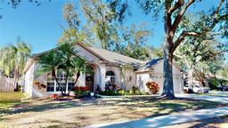 Picture of 1529 Rolling Meadow Drive, Valrico, FL 33594