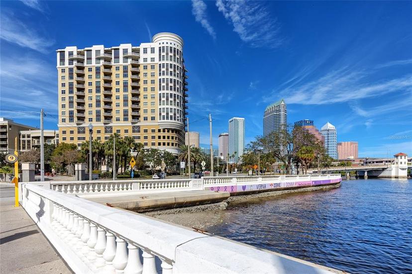 Picture of 275 Bayshore Boulevard Unit 1702, Tampa FL 33606