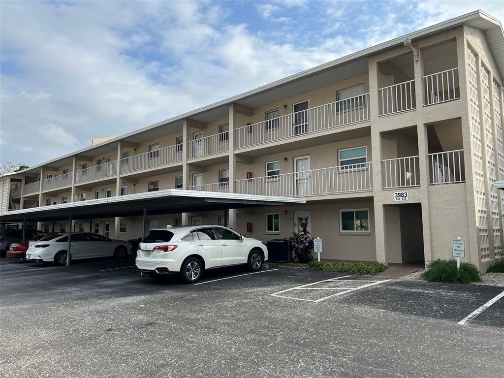 Picture of 3983 Maceachen Boulevard Unit 432, Sarasota, FL 34233