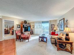 Picture of 2611 Bayshore Boulevard Unit 302, Tampa, FL 33629