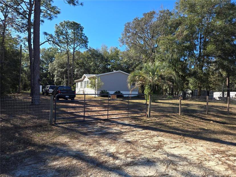 Picture of 19050 SW 49Th Place, Dunnellon FL 34432