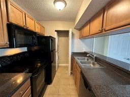 Picture of 209 Lake Brook Cir Unit 103, Brandon, FL 33511