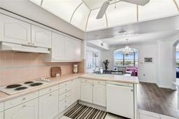 Picture of 5200 Brittany Drive S Unit 1110, St Petersburg, FL 33715