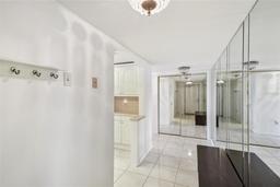 Picture of 5200 Brittany Drive S Unit 1110, St Petersburg, FL 33715