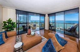 Picture of 2413 Bayshore Boulevard Unit 803, Tampa, FL 33629