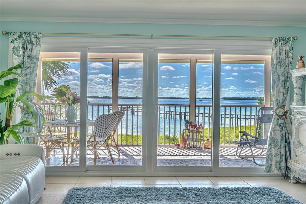 Picture of 749 Manatee Avenue Unit 749, Holmes Beach, FL 34217