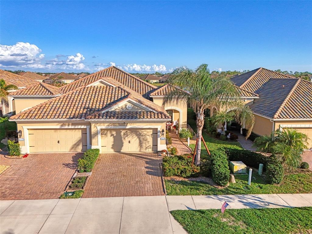 Picture of 21620 Avon Park Court, Venice, FL 34293