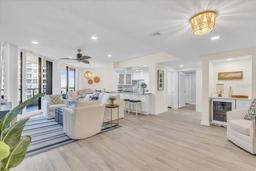 Picture of 1211 Gulf Of Mexico Drive Unit 403, Longboat Key, FL 34228