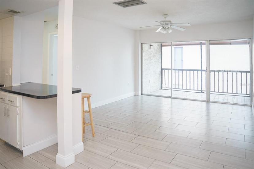 Picture of 3853 S Lake Drive Unit 171, Tampa FL 33614