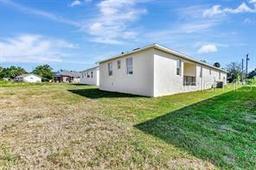 Picture of 285 N Kentucky Avenue, Umatilla, FL 32784