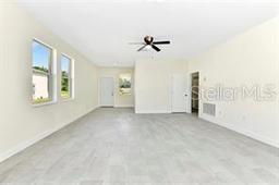 Picture of 285 N Kentucky Avenue, Umatilla, FL 32784