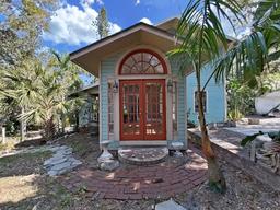 Picture of 682 Roser Park Drive S, St Petersburg, FL 33701