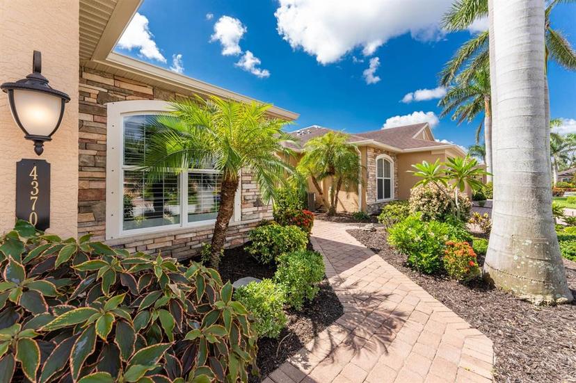 Picture of 4370 Turnberry Cir, North Port FL 34288