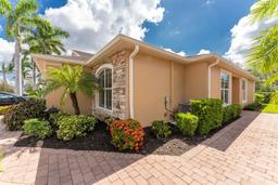 Picture of 4370 Turnberry Cir, North Port, FL 34288