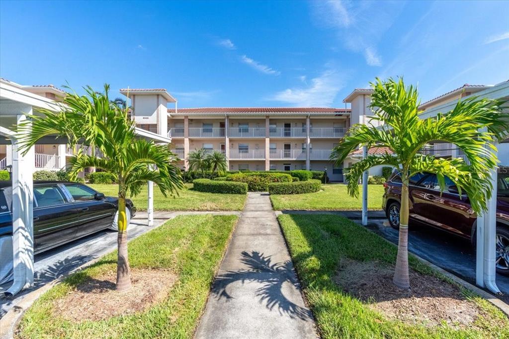 Picture of 6505 Stone River Road Unit 202, Bradenton, FL 34203