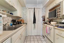 Picture of 2630 Pearce Drive Unit 102, Clearwater, FL 33764