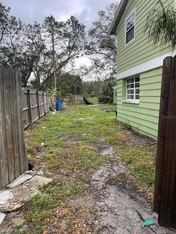 Picture of 10118 Alambra Avenue, Tampa, FL 33619