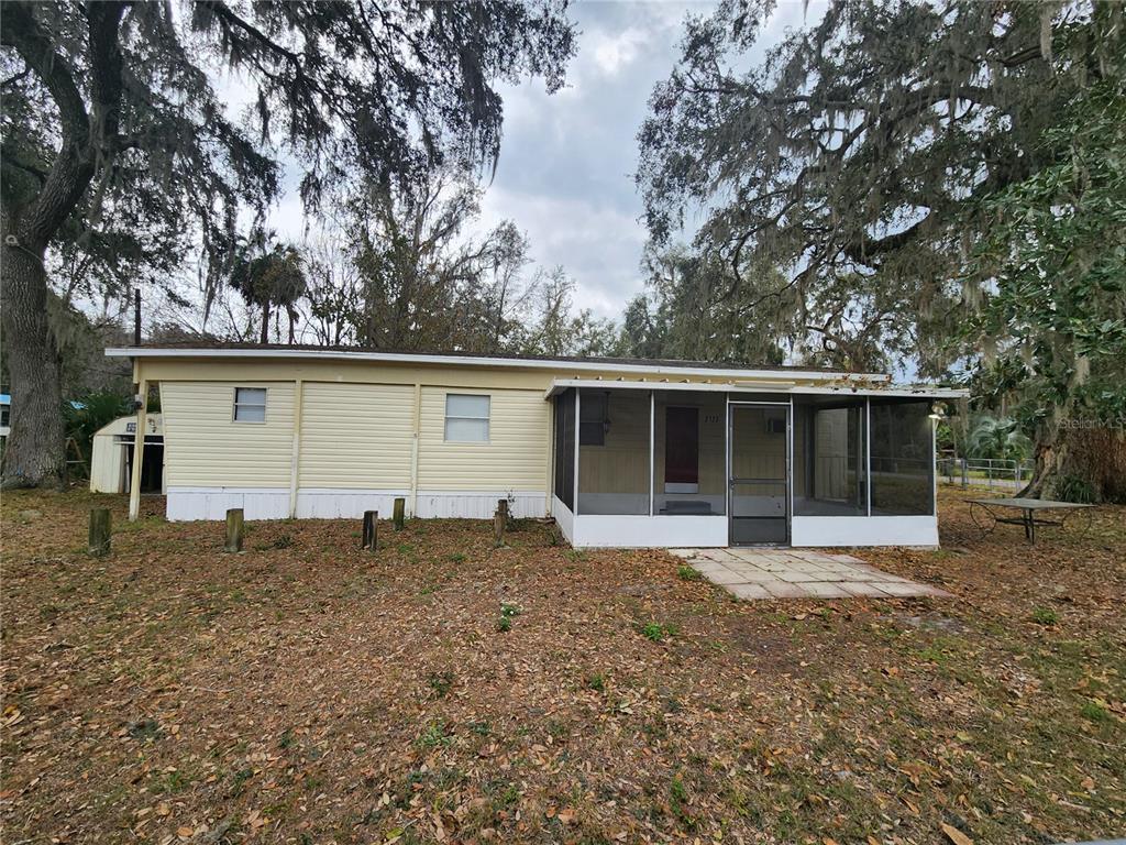 Picture of 2123 Cr 426, Lake Panasoffkee, FL 33538