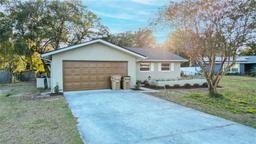 Picture of 217 Bentbough Drive, Leesburg, FL 34748