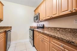 Picture of 5221 Bayshore Boulevard Unit 37, Tampa, FL 33611