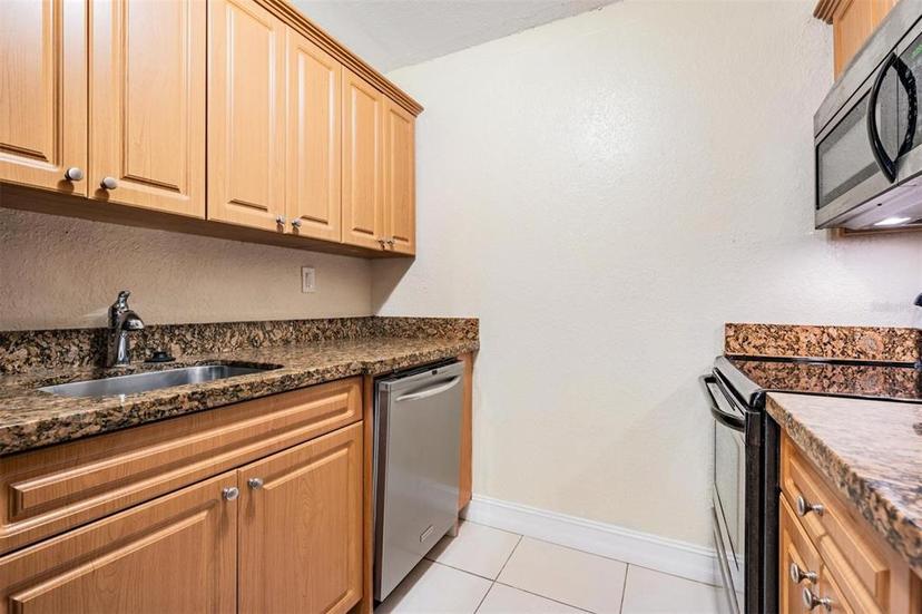 Picture of 5221 Bayshore Boulevard Unit 37, Tampa FL 33611