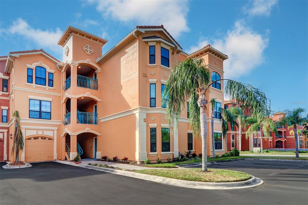 Picture of 2749 Via Cipriani Unit 1010B, Clearwater, FL 33764