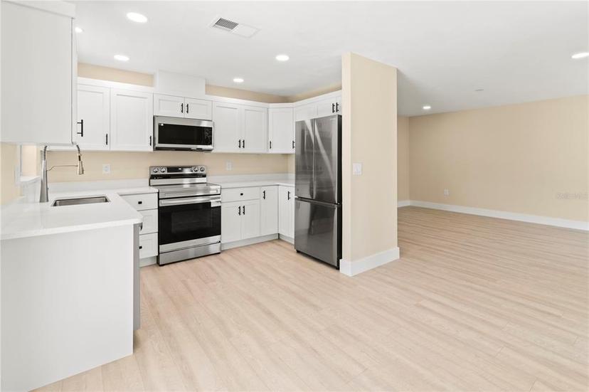 Picture of 727 N Jefferson Avenue Unit 727, Sarasota FL 34237