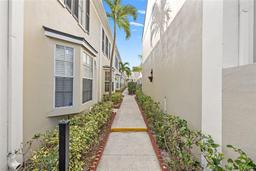 Picture of 2802 W Cleveland Street Unit D, Tampa, FL 33609