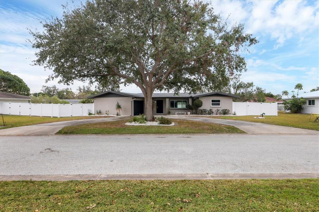 Picture of 2430 Sunnyside Lane, Sarasota, FL 34239