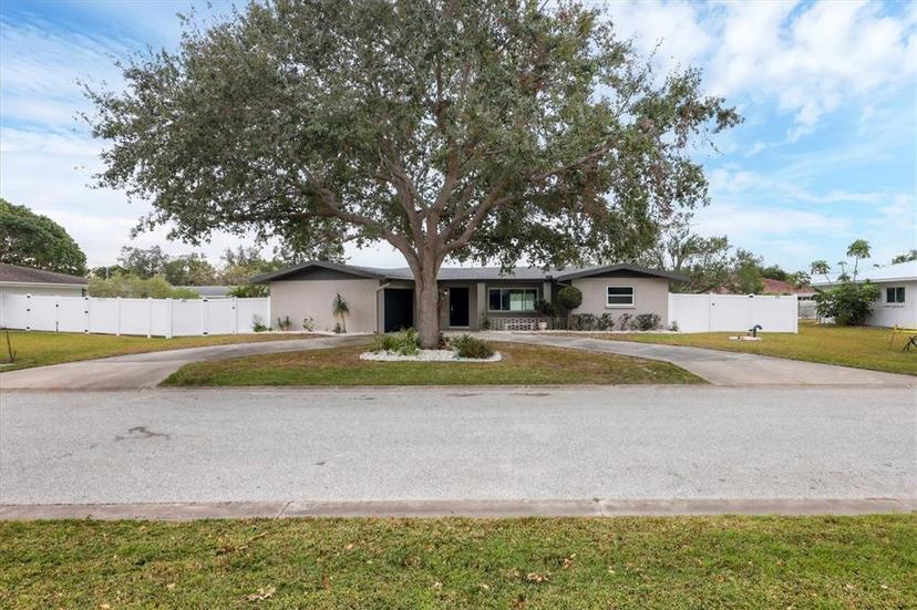 Picture of 2430 Sunnyside Lane, Sarasota FL 34239