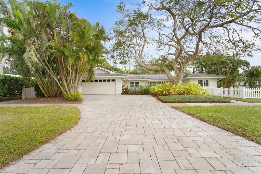 Picture of 4810 Bay Shore Road, Sarasota, FL 34234