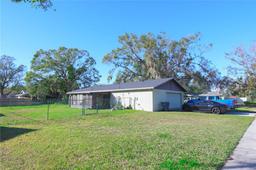 Picture of 5090 Misty Lake Drive, Mulberry, FL 33860