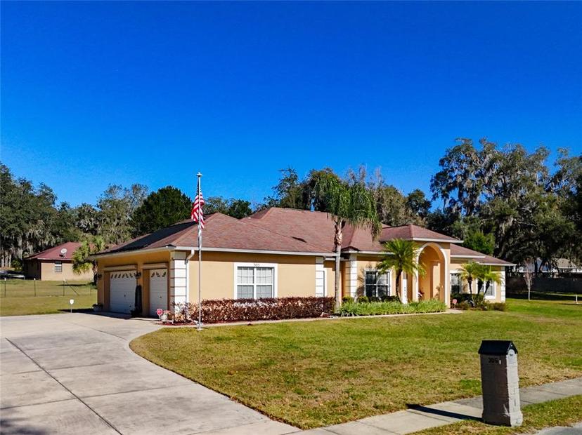 Picture of 305 W Lady Lake Boulevard, Lady Lake FL 32159